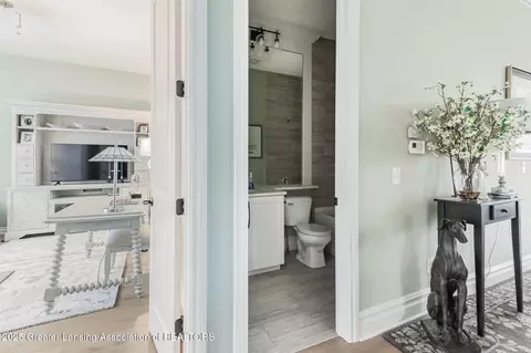 Entry Way - 16929 Willowbrook Dr, Haslett, MI 48840 photo 4 of 8