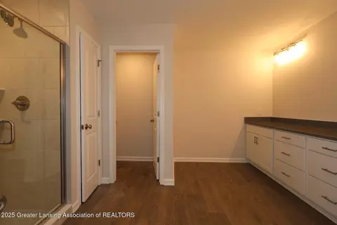 Entry Way - 604 Launch Point Dr, Perry, MI 48872 photo 2 of 5