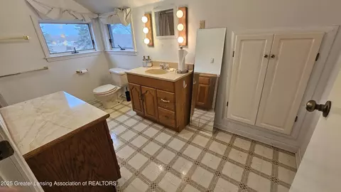 Bath - 227 Barber St, Ithaca, MI 48847 photo 3 of 4