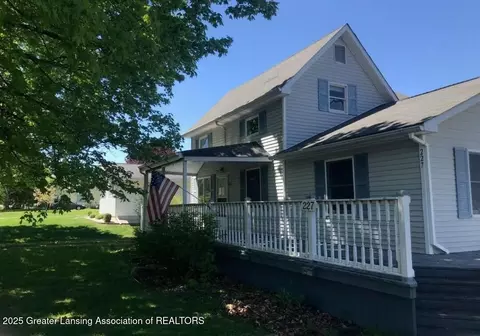Exterior - 227 Barber St, Ithaca, MI 48847 photo 2 of 2