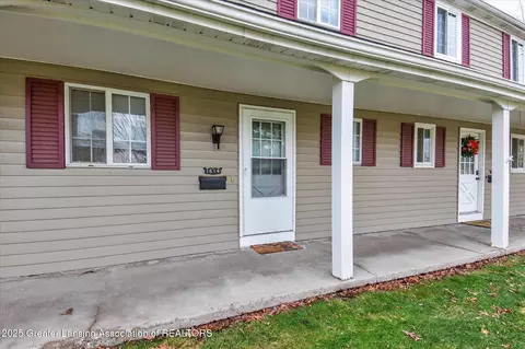 1614 Peppertree Ln, Lansing, MI 48912