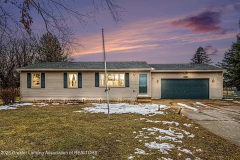 10210 Barnes Rd, Eaton Rapids, MI 48827