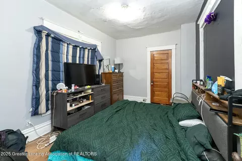 Bedroom - 1026 Eureka St, Lansing, MI 48912 photo 6 of 7