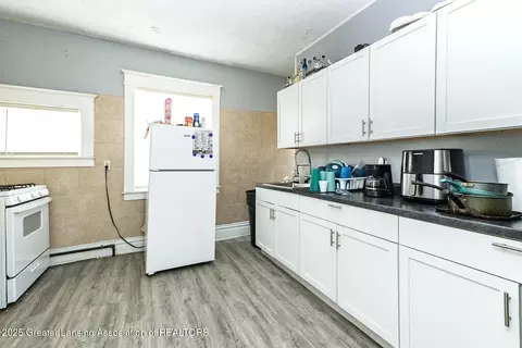 Kitchen - 1026 Eureka St, Lansing, MI 48912 photo 2 of 2