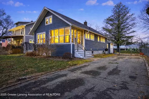 2201 Bertha St, Holt, MI 48842