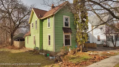325 N Sycamore St, Lansing, MI 48933
