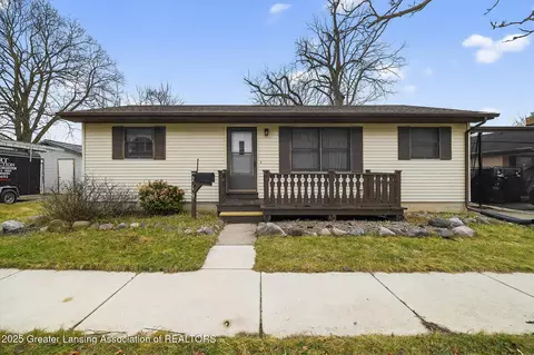 219 Lamson St, Grand Ledge, MI 48837