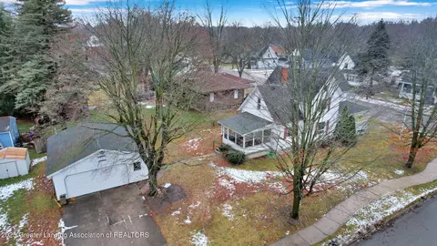 View/Area - 314 W Washington St, Dewitt, MI 48820 photo 2 of 7