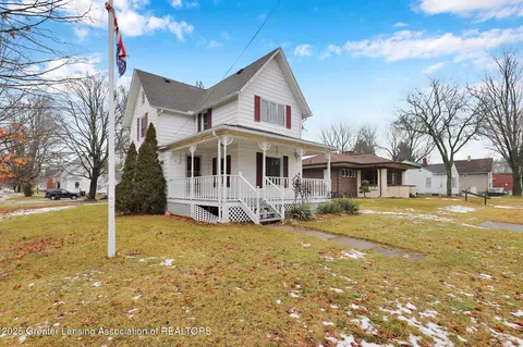 Exterior - 314 W Washington St, Dewitt, MI 48820 photo 2 of 5