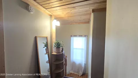 Entry Way - 206 Custer Ave, Lansing, MI 48912 photo 2 of 2