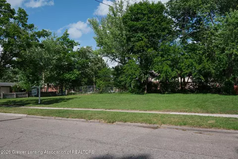 3907 Ingham St, Lansing, MI 48911