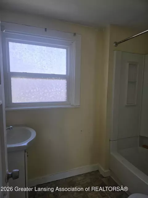 Bath - 5684 Shaw St, Haslett, MI 48840 photo 1 of 1