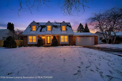 1140 Shelter Ln, Lansing, MI 48912