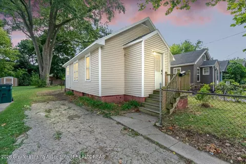 629 S Foster Ave, Lansing, MI 48912