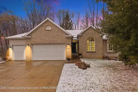 10285 River Rock Rd, Dimondale, MI 48821