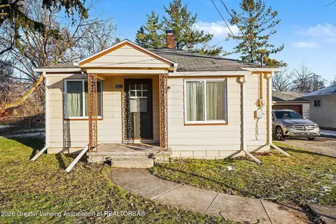 3531 Summer Ln, Saginaw, MI 48601