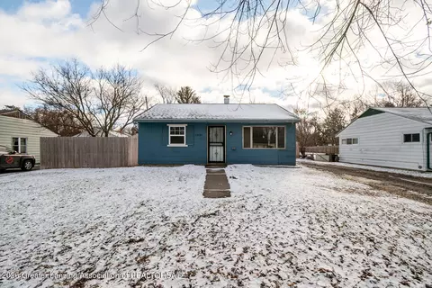 1321 Pompton Cir, Lansing, MI 48910