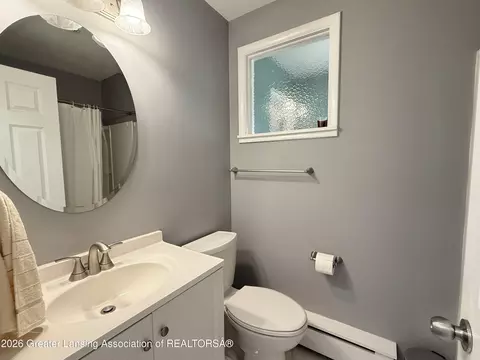 Bath - 1465 Primrose Ln, Dewitt, MI 48820 photo 1 of 2