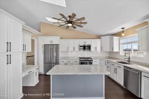 Kitchen - 6345 Lovejoy Rd, Perry, MI 48872 photo 5 of 5