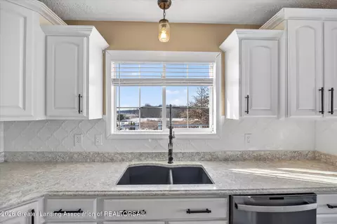 Kitchen - 6345 Lovejoy Rd, Perry, MI 48872 photo 2 of 5