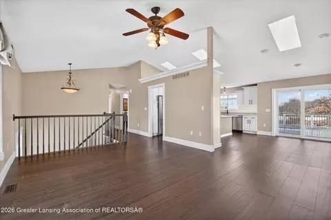 Living - 6345 Lovejoy Rd, Perry, MI 48872 photo 2 of 8