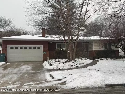 133 Kenberry Dr, East Lansing, MI 48823
