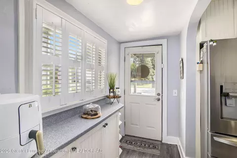 Entry Way - 305 E Middle St, Williamston, MI 48895 photo 1 of 2
