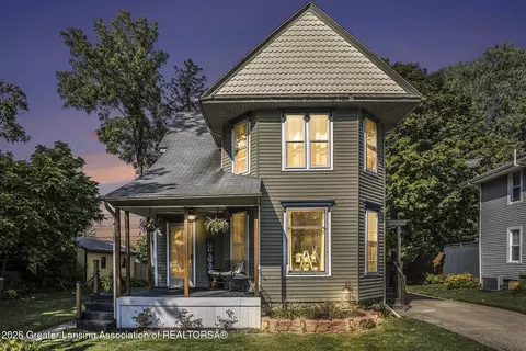 305 E Middle St, Williamston, MI 48895