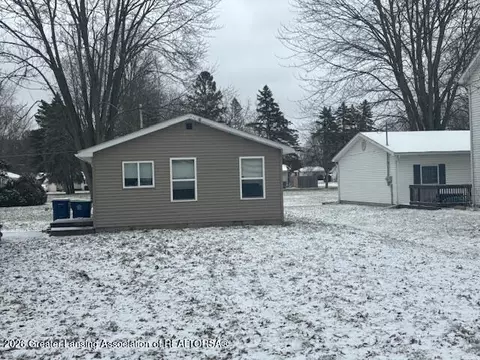 331 1st St, Breckenridge, MI 48615