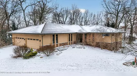 5100 Hawk Hollow Dr, Bath, MI 48808