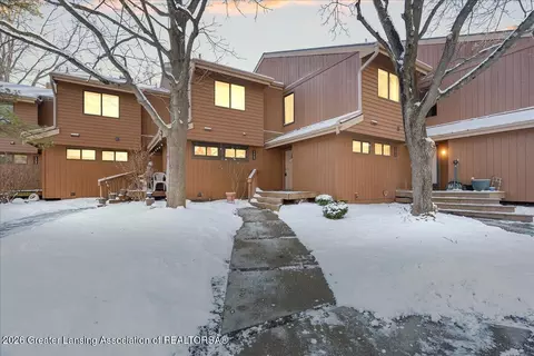 5469 Wild Oak Dr, East Lansing, MI 48823