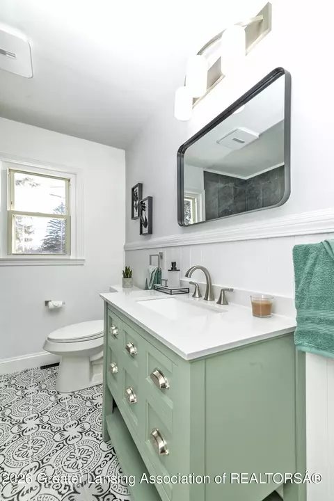 Bath - 208 N Dibble Ave, Lansing, MI 48917 photo 1 of 5