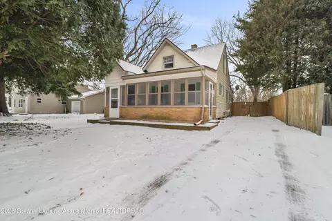 3330 Avalon St, Lansing, MI 48911