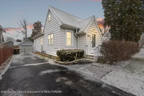 2610 W Washtenaw St, Lansing, MI 48917