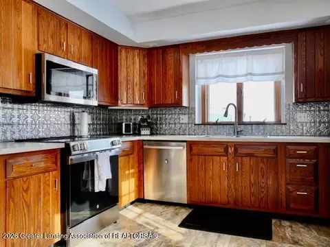Kitchen - 4875 Wilcox Rd, Holt, MI 48842 photo 2 of 2