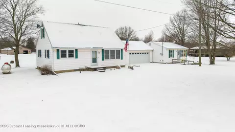 7220 E 5 Point Hwy, Eaton Rapids, MI 48827