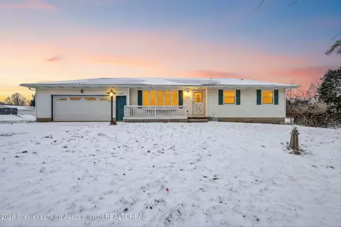 2934 Carlisle Hwy, Charlotte, MI 48813