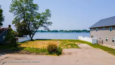 6403 E Reynolds Rd, Haslett, MI 48840