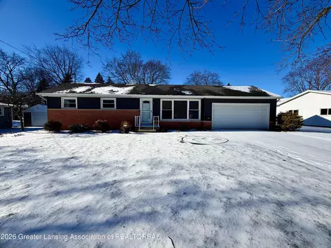 510 S Baker St, Saint Johns, MI 48879