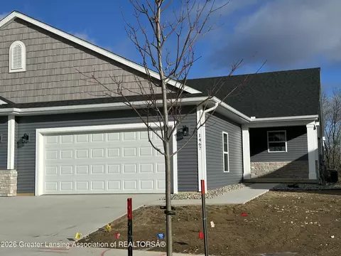 1467 Superior Dr #18, Saint Johns, MI 48879