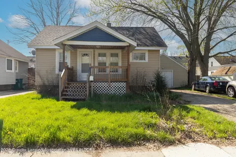 1105 Comfort St, Lansing, MI 48915