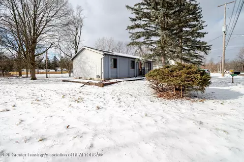 5650 Hughes Rd, Lansing, MI 48911