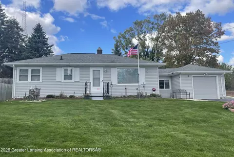 5012 Westhill Dr, Lansing, MI 48917
