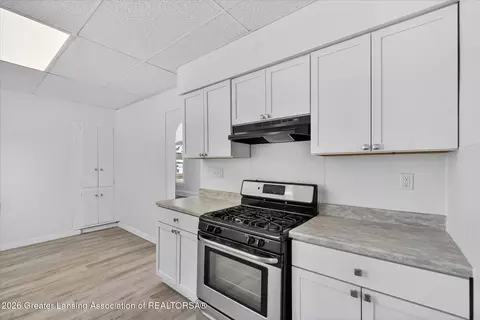 409 Garfield St, Jackson, MI 49203 photo 9