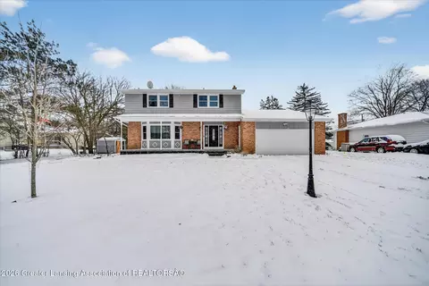 1955 Bloomfield Dr, Okemos, MI 48864
