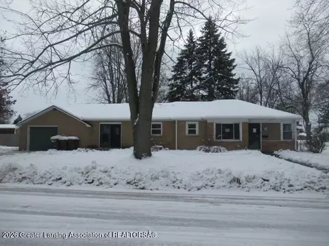 701 S Swegles St, Saint Johns, MI 48879