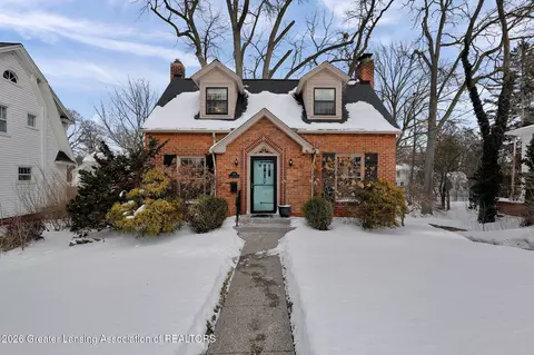 308 Chesterfield Pkwy, East Lansing, MI 48823