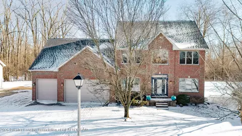943 Abbey Rd, East Lansing, MI 48823