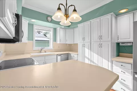 423 Jackson St, Grand Ledge, MI 48837 photo 17