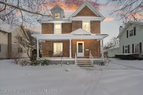 423 Jackson St, Grand Ledge, MI 48837